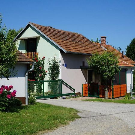 Holiday Home Maderka Strigova Екстериор снимка