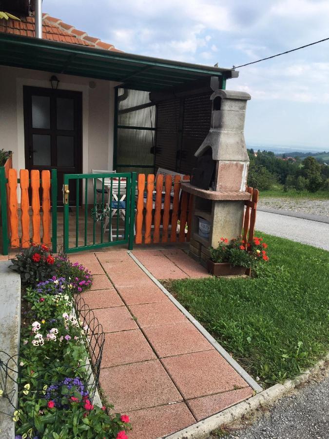 Holiday Home Maderka Strigova Екстериор снимка