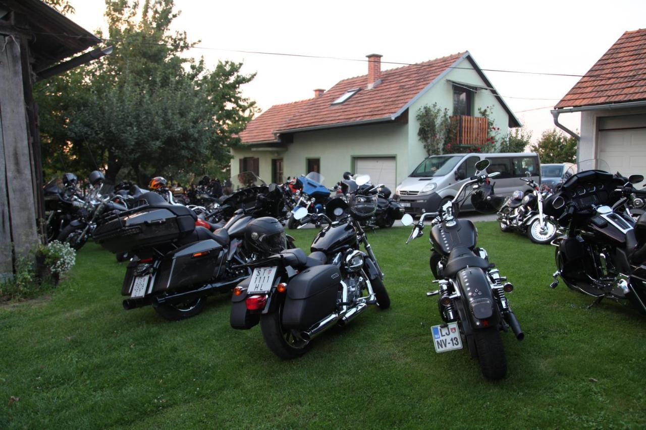 Holiday Home Maderka Strigova Екстериор снимка